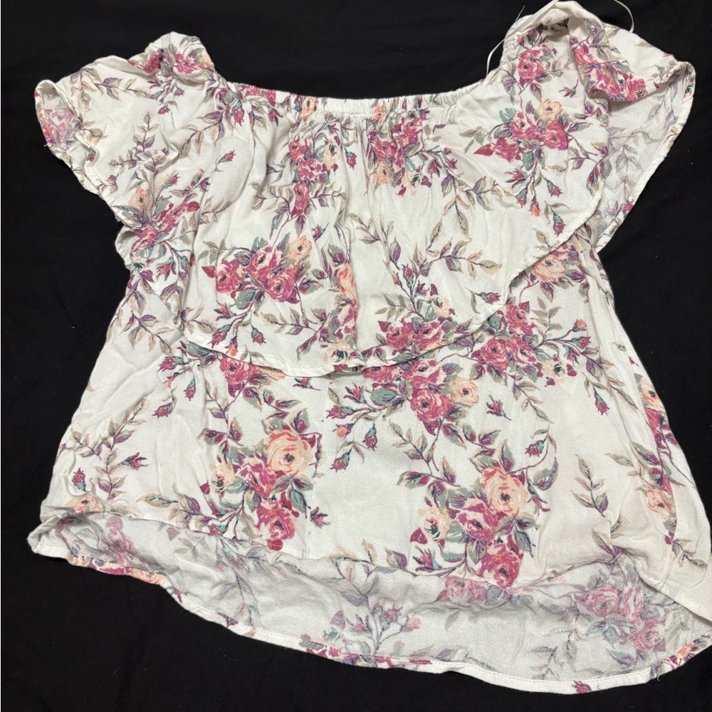 Wayf White Flutter Sleeve Ruffled Blouse